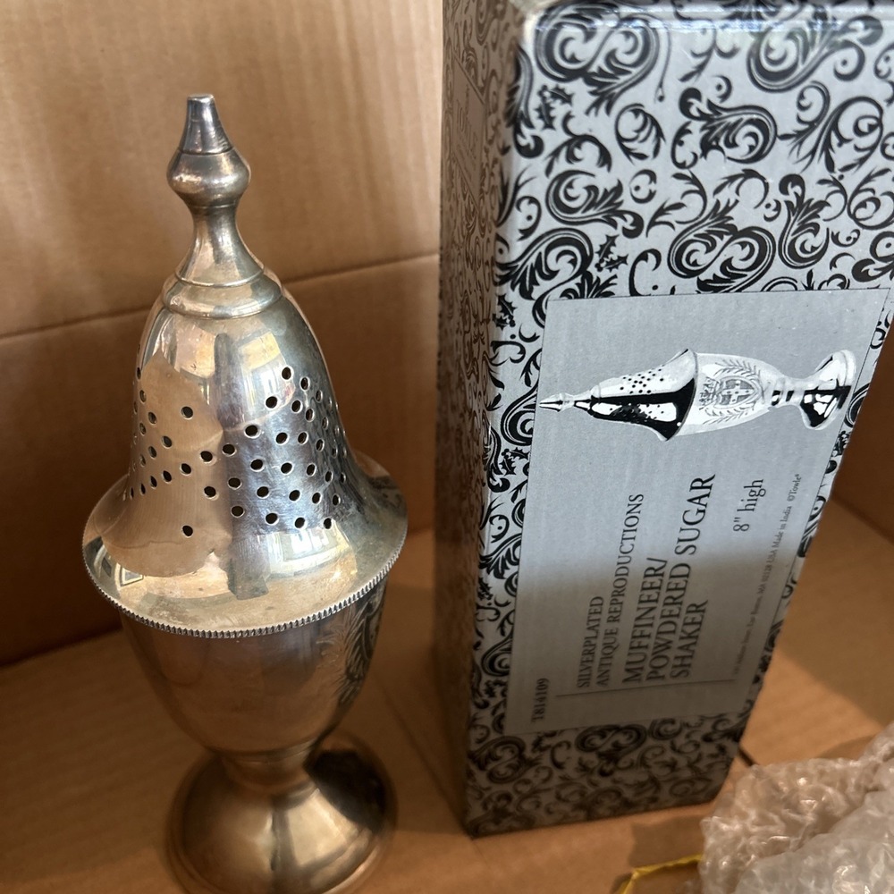 Vintage Sugar Shaker Muffineer TOWLE Silver Plate Decorative Etching NOS 8"